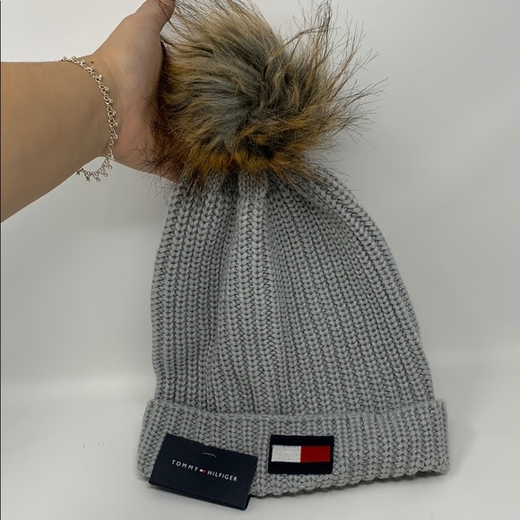 tommy hilfiger pom beanie